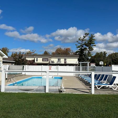 Centennial Motel ソーブル・ビーチ エクステリア 写真