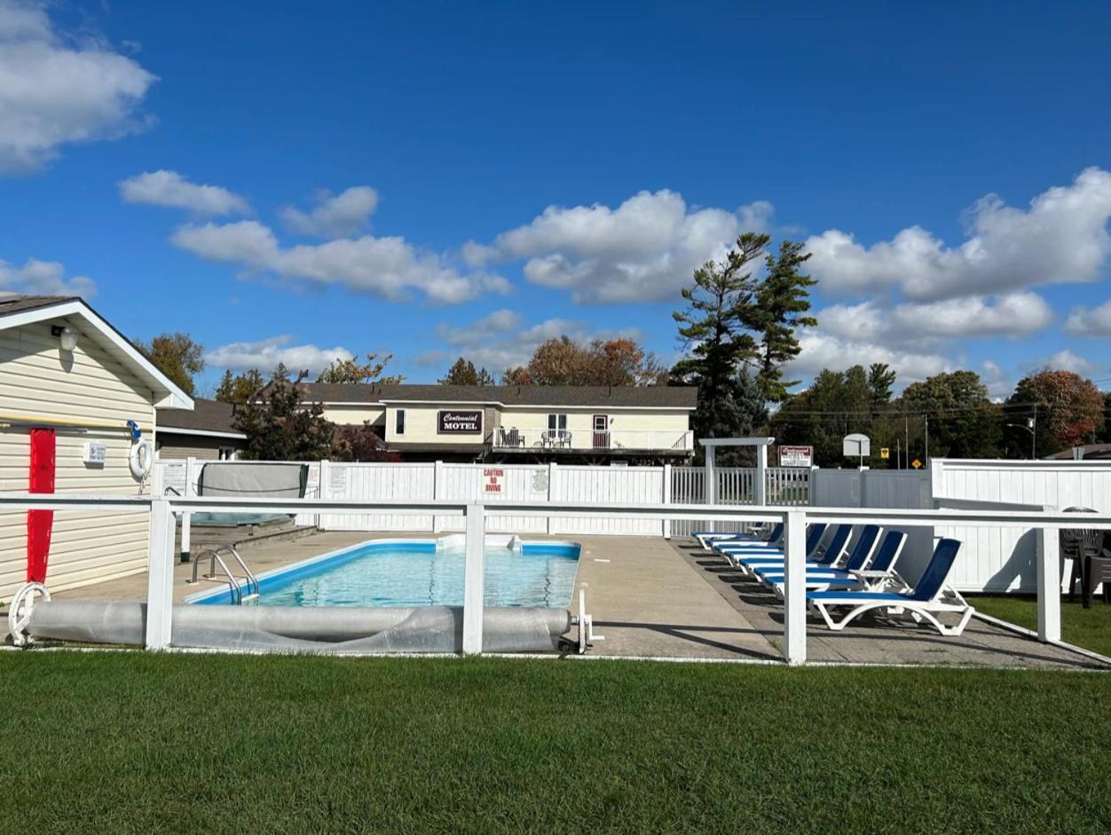 Centennial Motel ソーブル・ビーチ エクステリア 写真