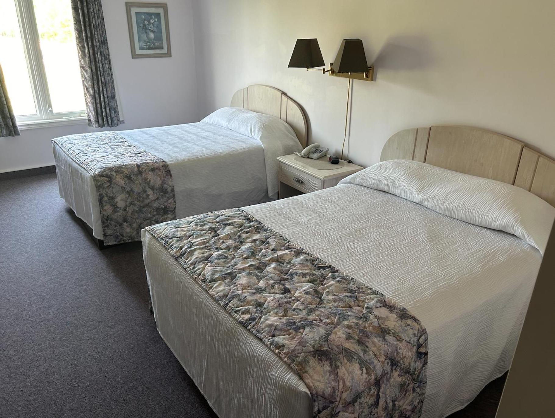 Centennial Motel ソーブル・ビーチ エクステリア 写真