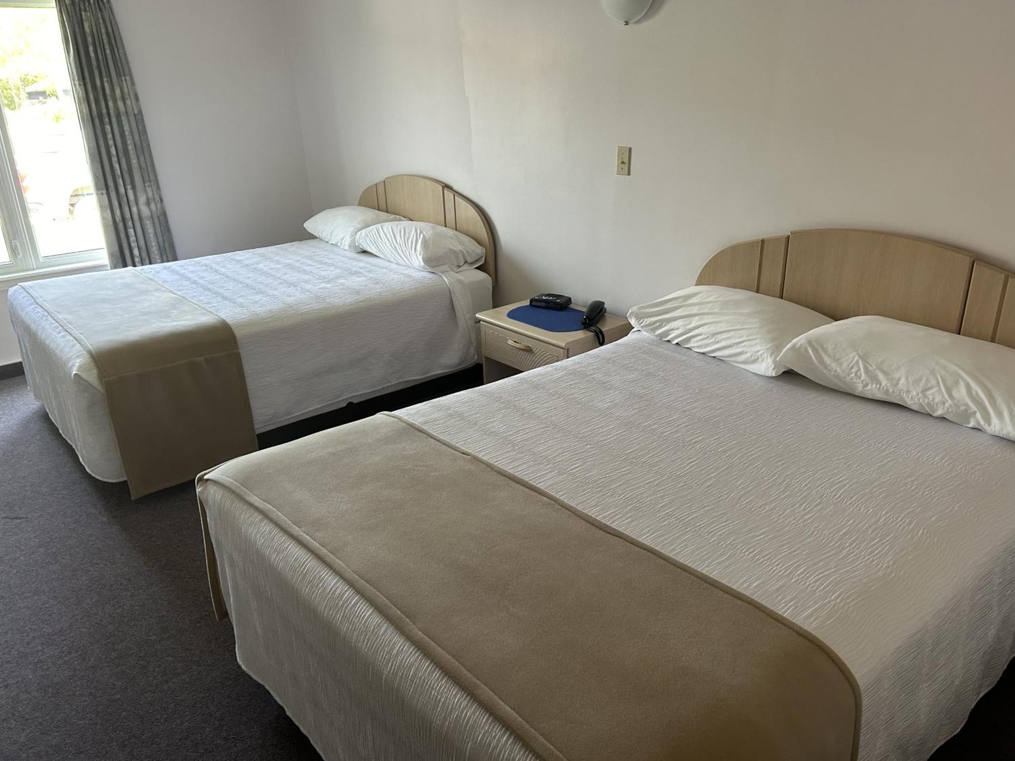 Centennial Motel ソーブル・ビーチ エクステリア 写真